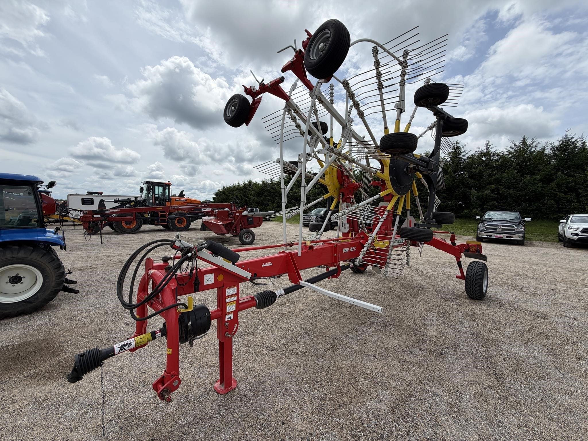 2018 Pottinger Top 762C Equipment Image0