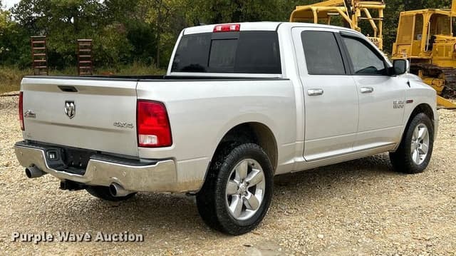 Image of Dodge Ram 1500 equipment image 4