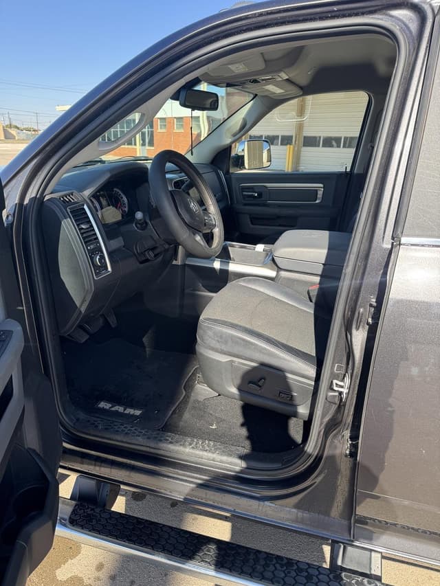 Image of Dodge Ram 2500 equipment image 4