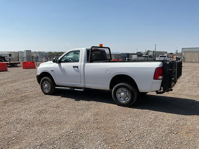 Image of Dodge Ram 2500 equipment image 3