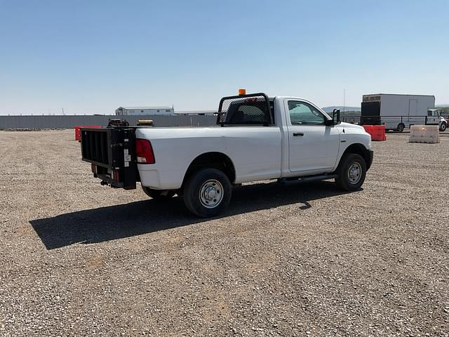 Image of Dodge Ram 2500 equipment image 2