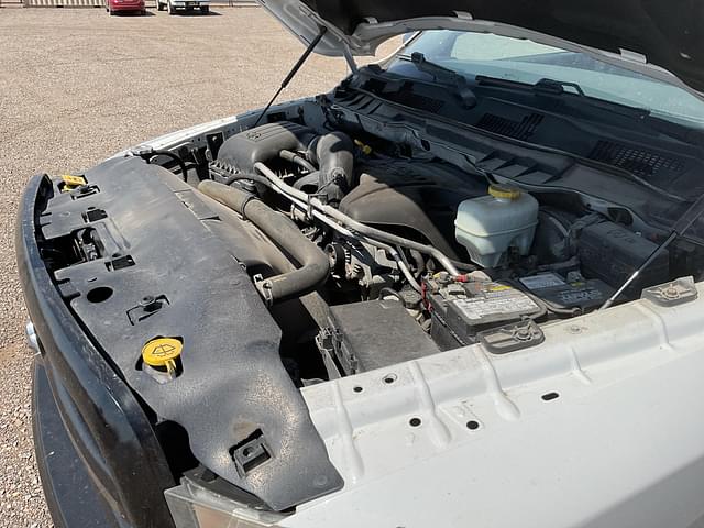 Image of Dodge Ram 2500 equipment image 4