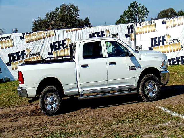 Image of Dodge Ram 2500 equipment image 3