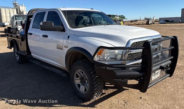 Image of Dodge Ram 2500 equipment image 2