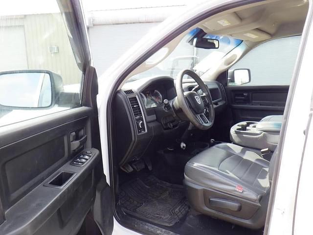 Image of Dodge Ram 2500 equipment image 4