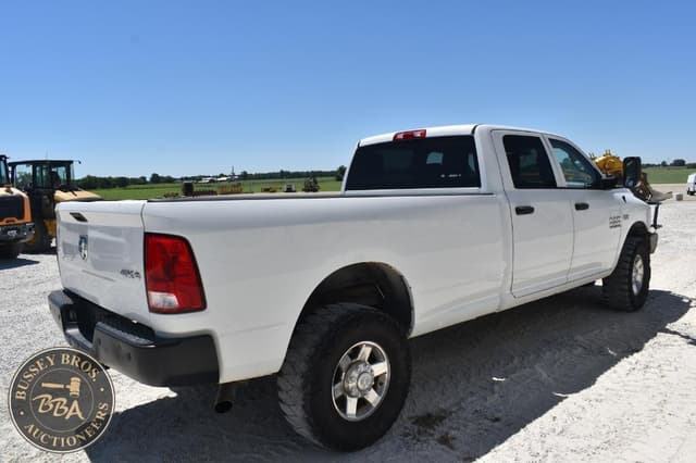 Image of Dodge Ram 2500HD equipment image 4