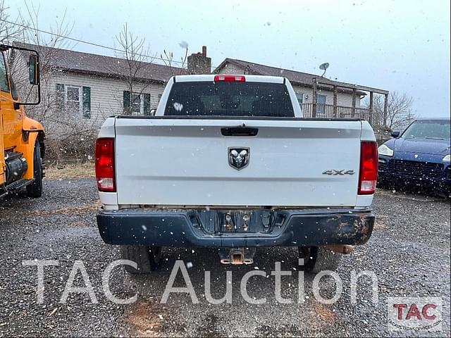 Image of Dodge Ram 2500HD equipment image 4