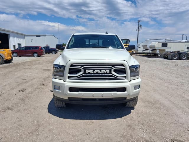 Image of Dodge Ram 2500HD equipment image 3