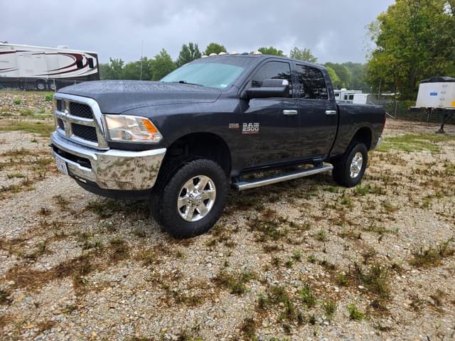 Image of Dodge Ram 2500 equipment image 2