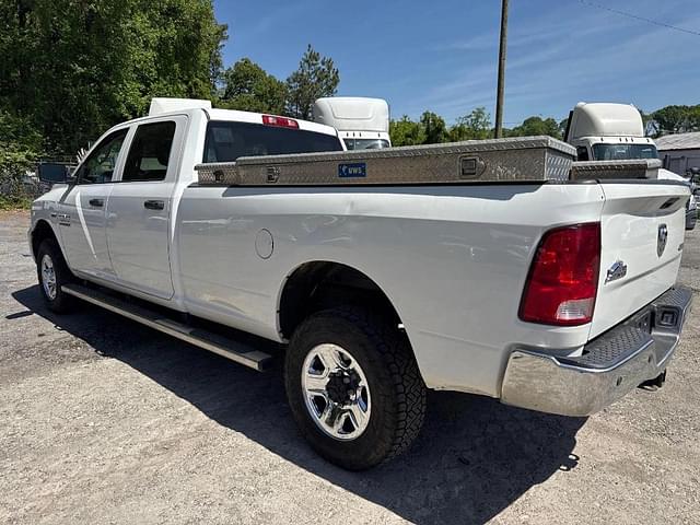Image of Dodge Ram 2500 equipment image 2