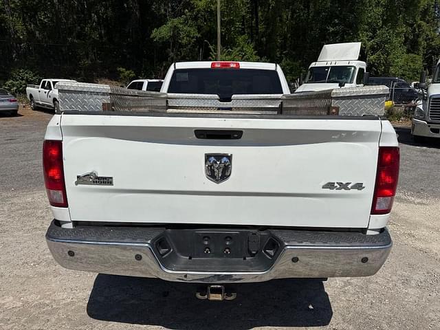 Image of Dodge Ram 2500 equipment image 3