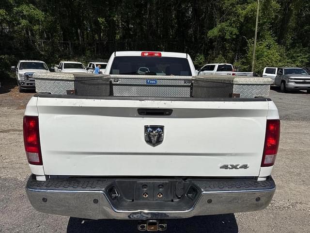 Image of Dodge Ram 2500 equipment image 3