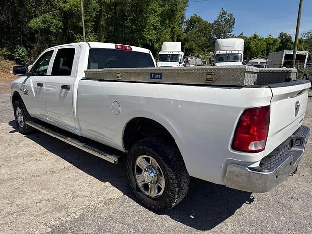 Image of Dodge Ram 2500 equipment image 2