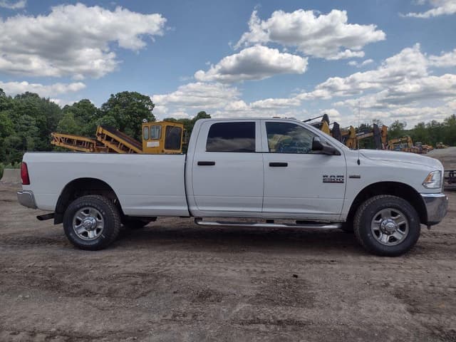 Image of Dodge Ram 2500 equipment image 2