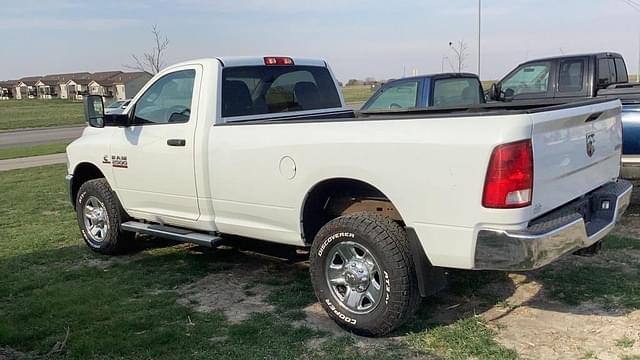 Image of Dodge Ram 2500 equipment image 2