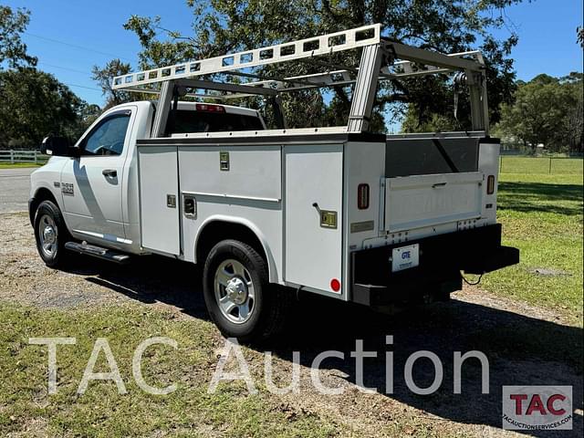 Image of Dodge Ram 2500 equipment image 2