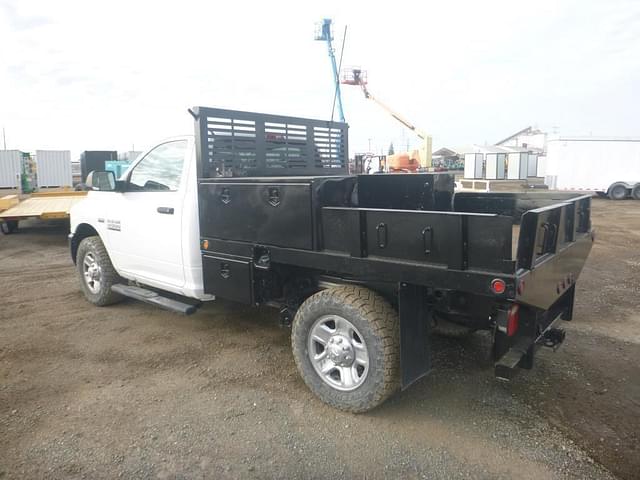 Image of Dodge Ram 2500 equipment image 3