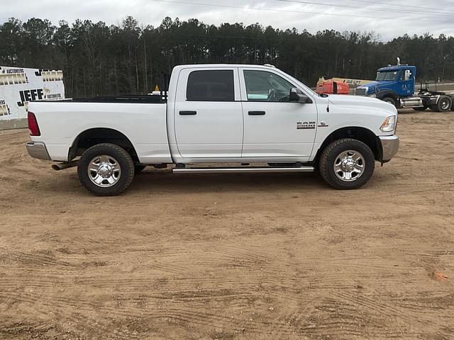 Image of Dodge Ram 2500 equipment image 3