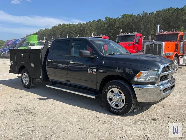 Image of Dodge Ram 2500HD equipment image 2