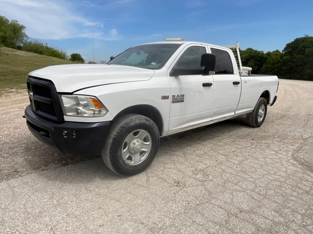 2018 Dodge Ram 3500 Equipment Image0