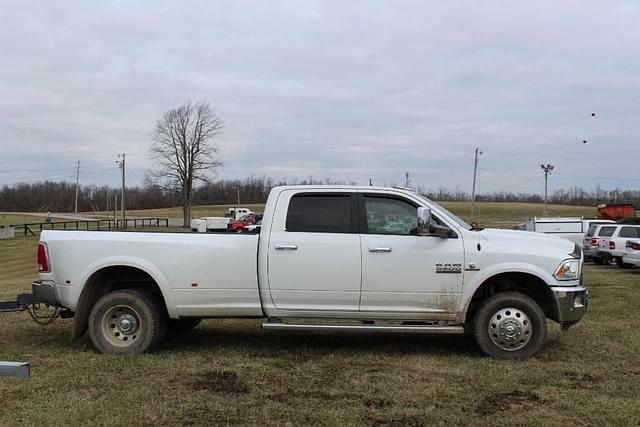 Image of Dodge Ram 3500 equipment image 3