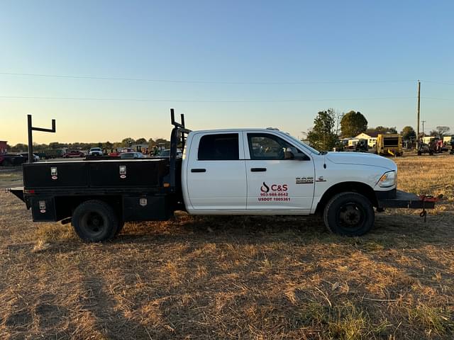 Image of Dodge Ram 3500 equipment image 3