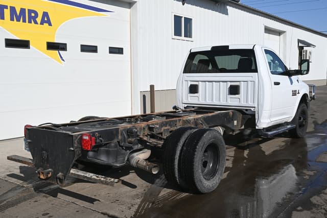 Image of Dodge Ram 3500 equipment image 2