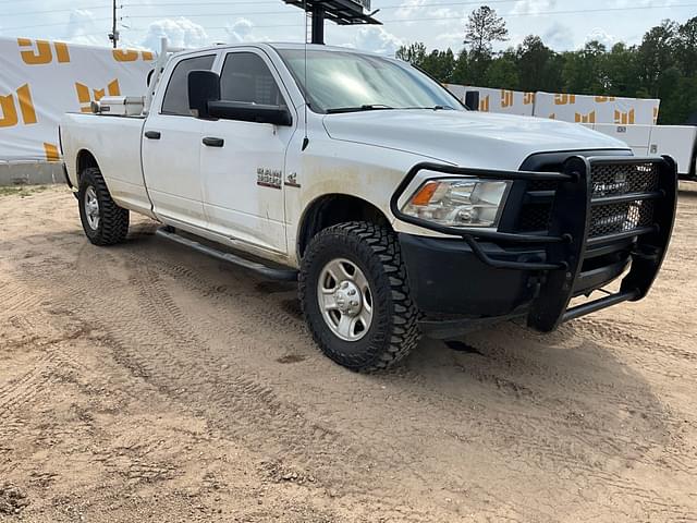 Image of Dodge Ram 3500 equipment image 2