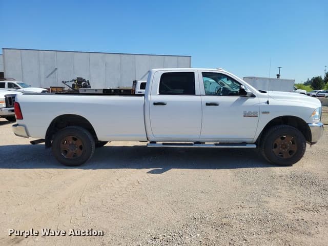 Image of Dodge Ram 3500 equipment image 3