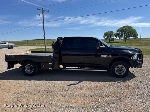 Image of Dodge Ram 3500 equipment image 3