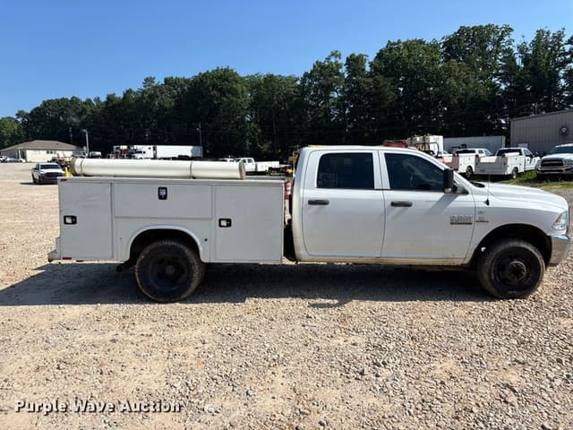Image of Dodge Ram 3500 equipment image 3