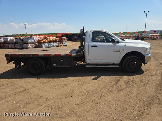Image of Dodge Ram 3500 equipment image 3