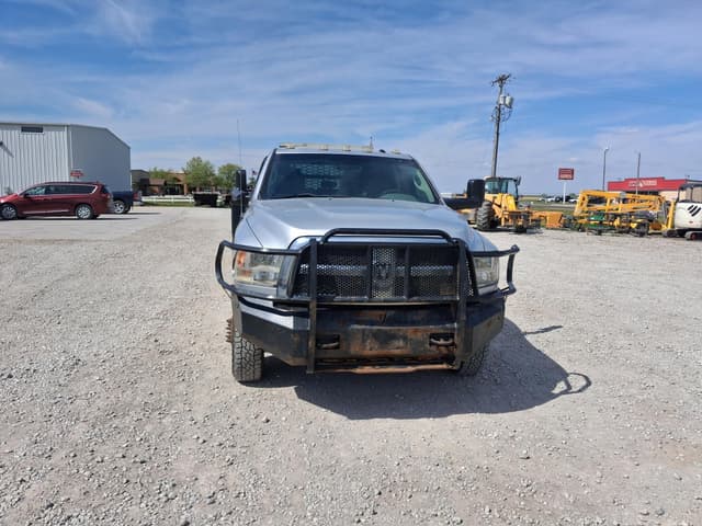 Image of Dodge Ram 3500HD equipment image 3