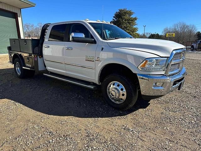 Image of Dodge Ram 3500 equipment image 1