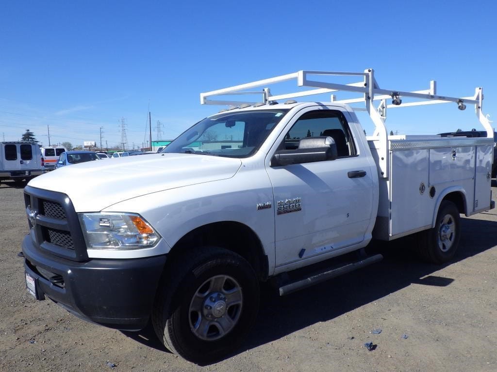 2018 Dodge Ram 3500 Equipment Image0