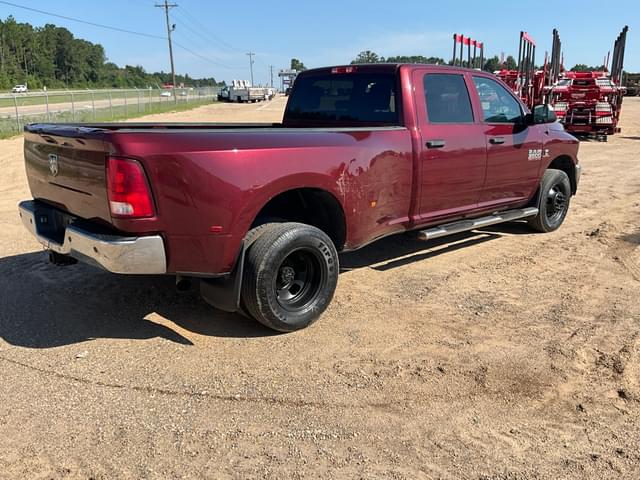 Image of Dodge Ram 3500HD equipment image 4