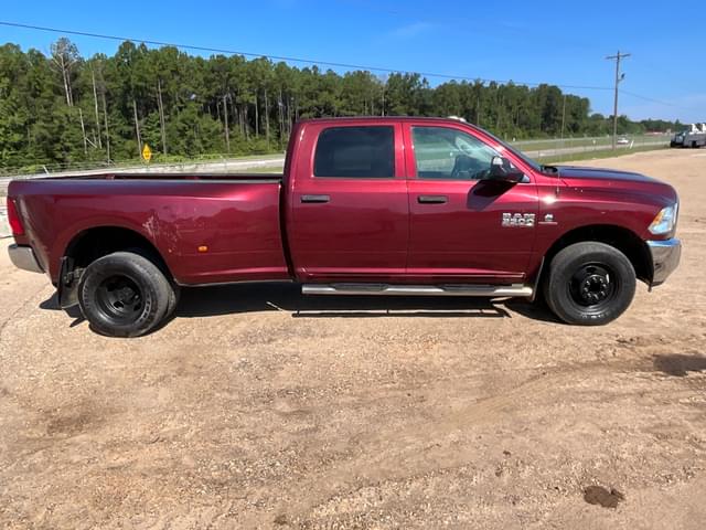 Image of Dodge Ram 3500HD equipment image 3
