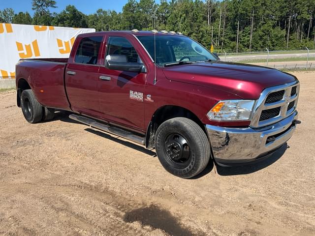 Image of Dodge Ram 3500HD equipment image 2