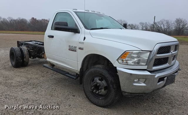 Image of Dodge Ram 3500 equipment image 2