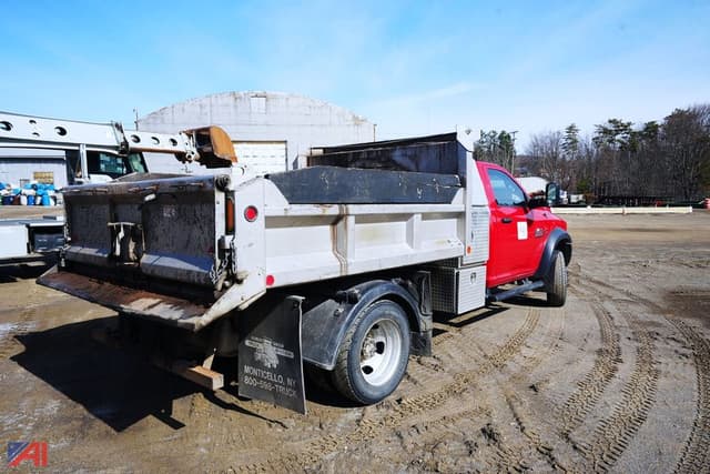 Image of Dodge Ram 5500HD equipment image 4