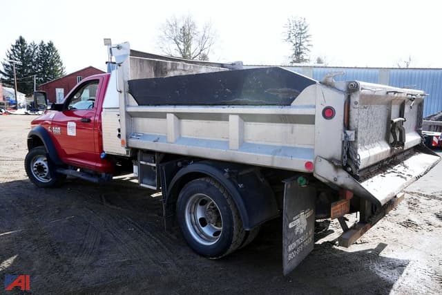 Image of Dodge Ram 5500HD equipment image 2