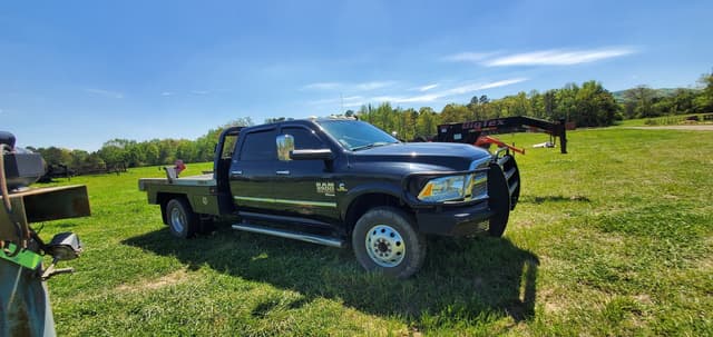 Image of Dodge Ram 3500 equipment image 2
