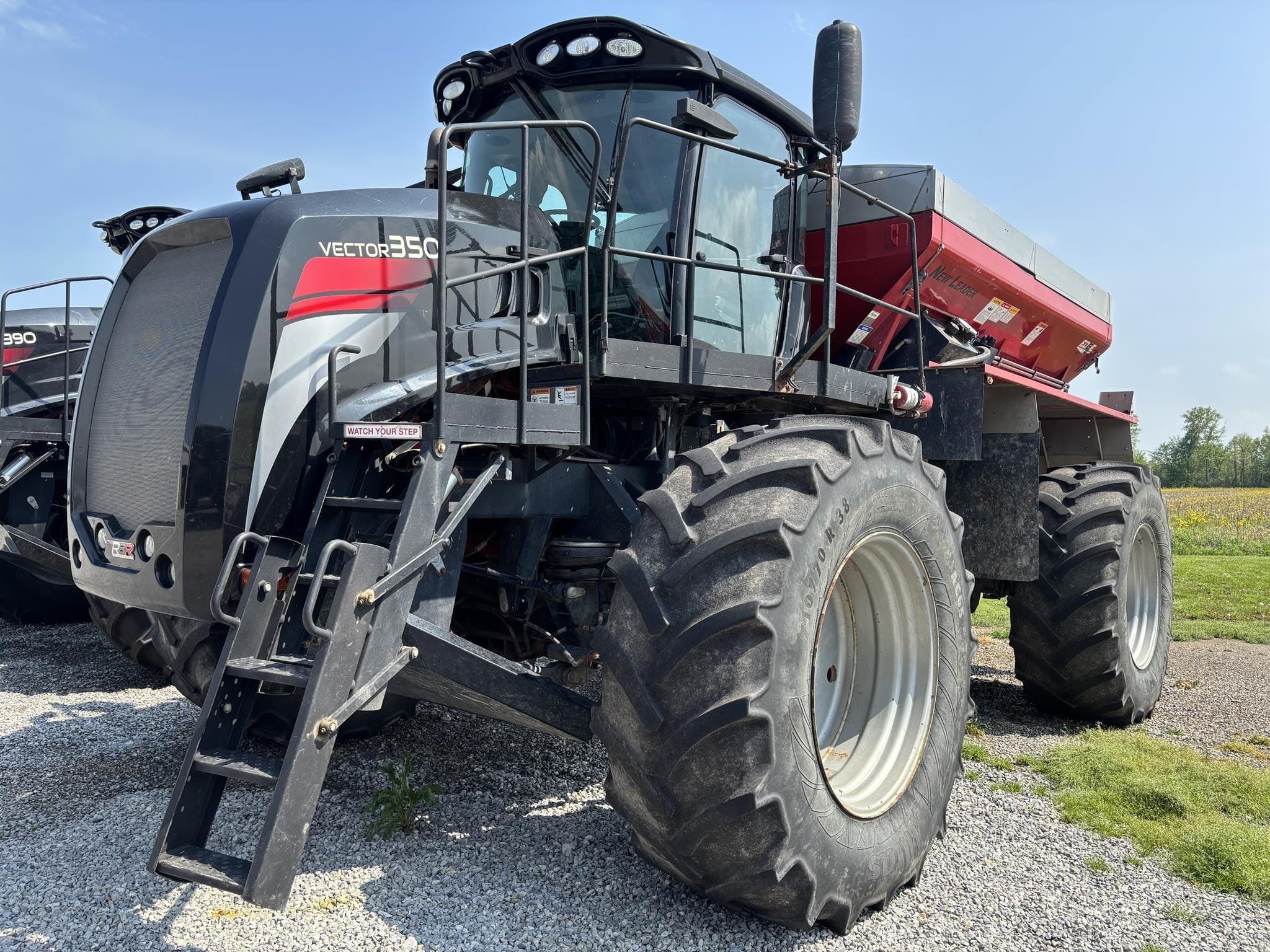 2018 RBR Enterprise Vector 350 Equipment Image0
