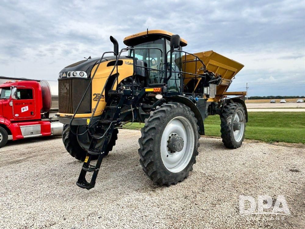 2018 RoGator RG1100C Equipment Image0