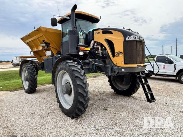 Image of RoGator RG1100C equipment image 4