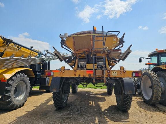 Image of RoGator RG1300C equipment image 4