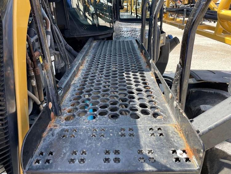 Main image RoGator RG1300C 116
