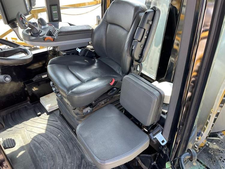 Main image RoGator RG1300C 125