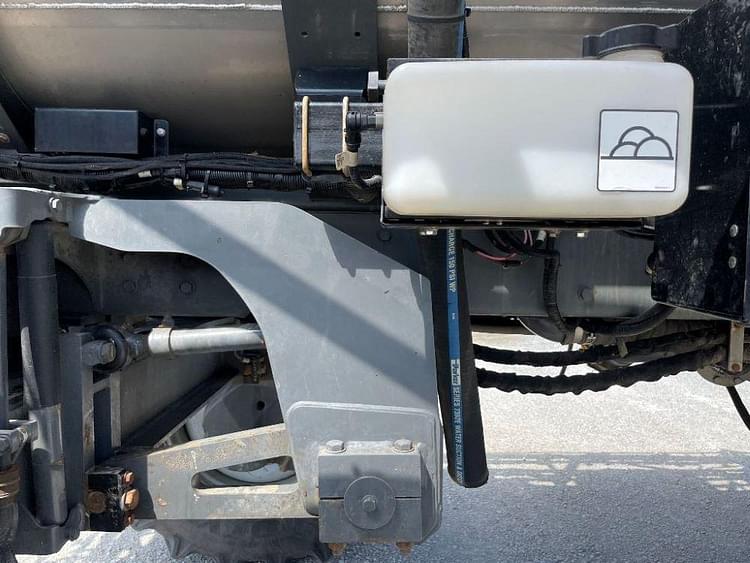 Main image RoGator RG1300C 71