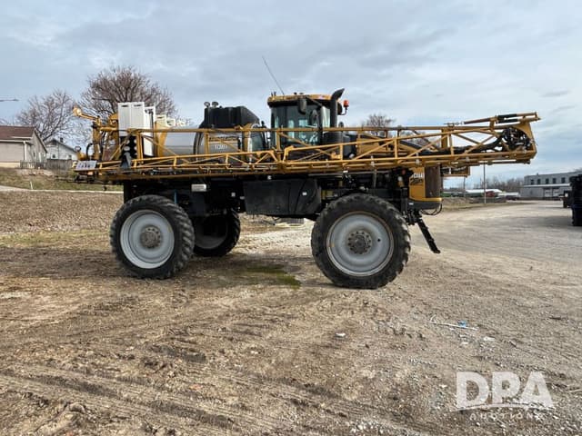 Image of RoGator RG1300C equipment image 2